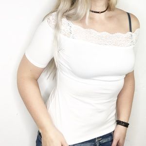 🌙Decree White off the shoulder lace neck blouse L